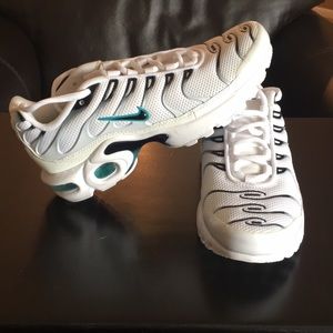 Youth Nike air max plus